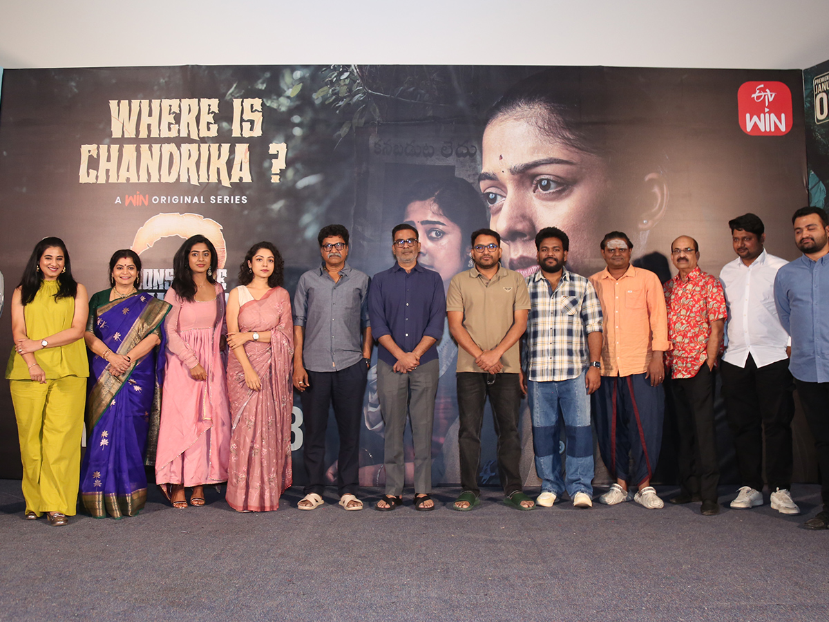 Constable_20Kanakam_20Season_202_20Pre_20Release_20Event_20Photos__20_2810_29.jpg 10
