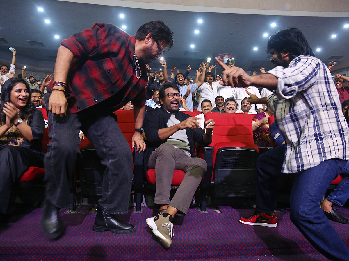 Mana_20Shankara_20Vara_20Prasad_20Garu_20Movie_20Pre_20Release_20Event_20Photos__20_281_29.jpg 2