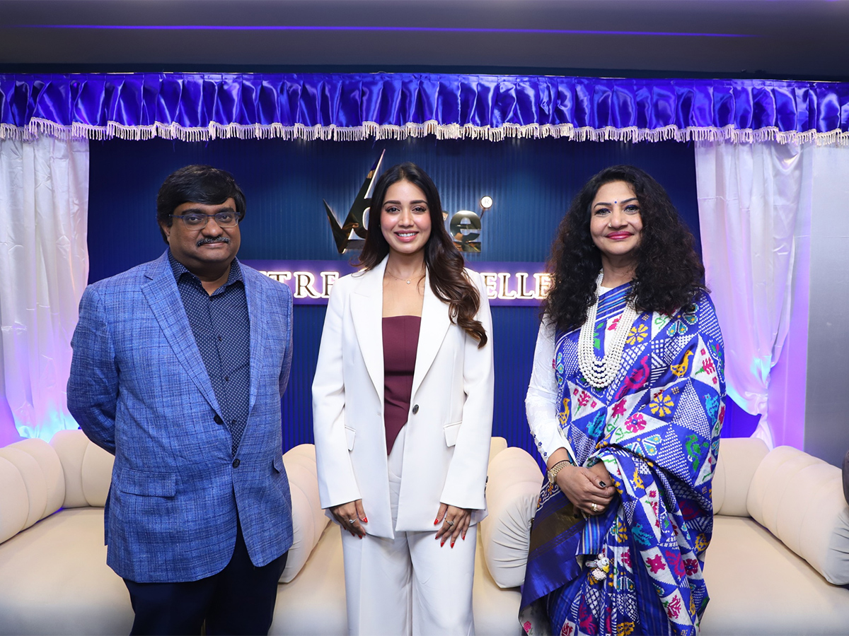 Actress_20Nivetha_20Pethuraj_20At_20Jubilee_20Hills_20Hyderabad__20_286_29.jpg 6