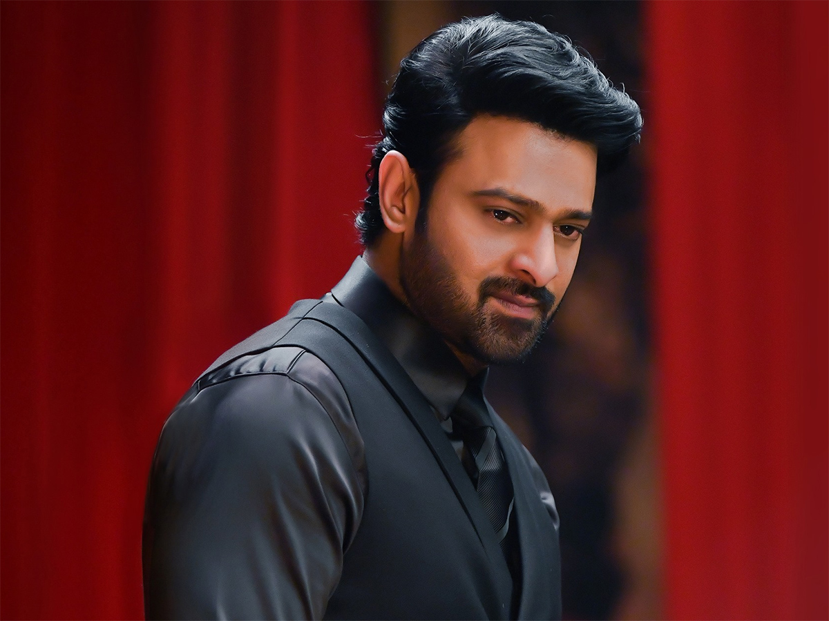The_20Raja_20Saab_20_20Tollywood_20Actor_20Prabhas_20HD_20Trending_20Photos__20_2816_29.jpg 16