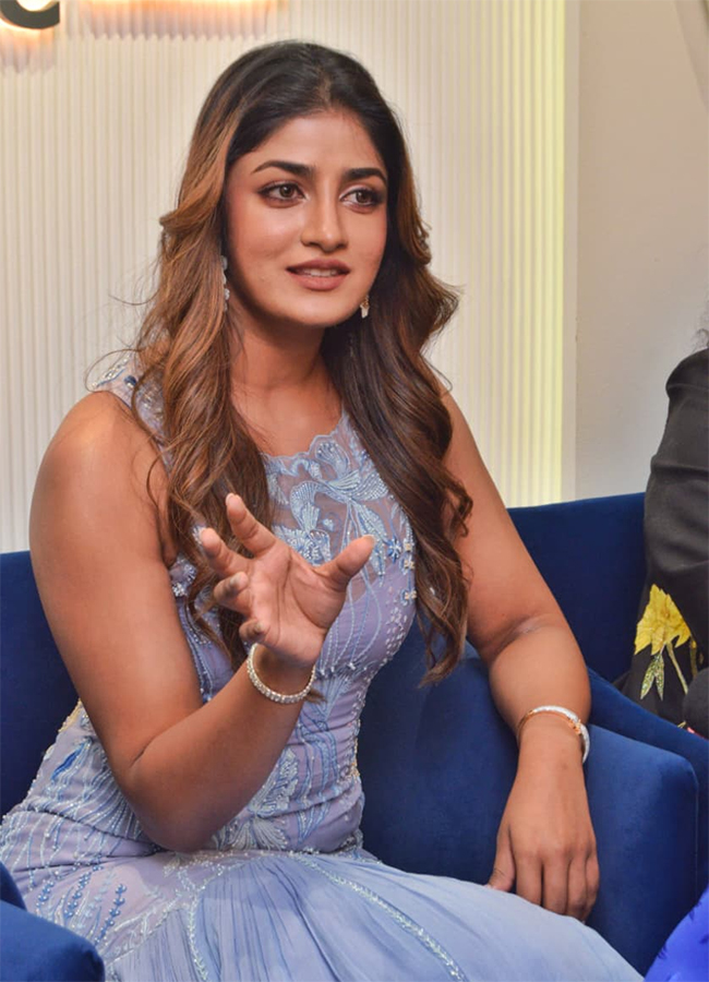 Tollywood_20Actress_20Dimple_20Hayathi_20At_20Kukatpally__20_2810_29.jpg 10