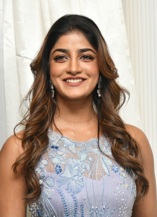 Tollywood_20Actress_20Dimple_20Hayathi_20At_20Kukatpally__20_285_29.jpg 5