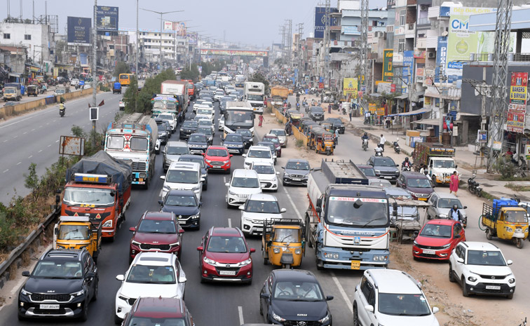 Heavy_20Traffic_20Jam_20In_20Vijayawada-Hyderabad_20Highway_20PHotos_20_285_29.jpg 14