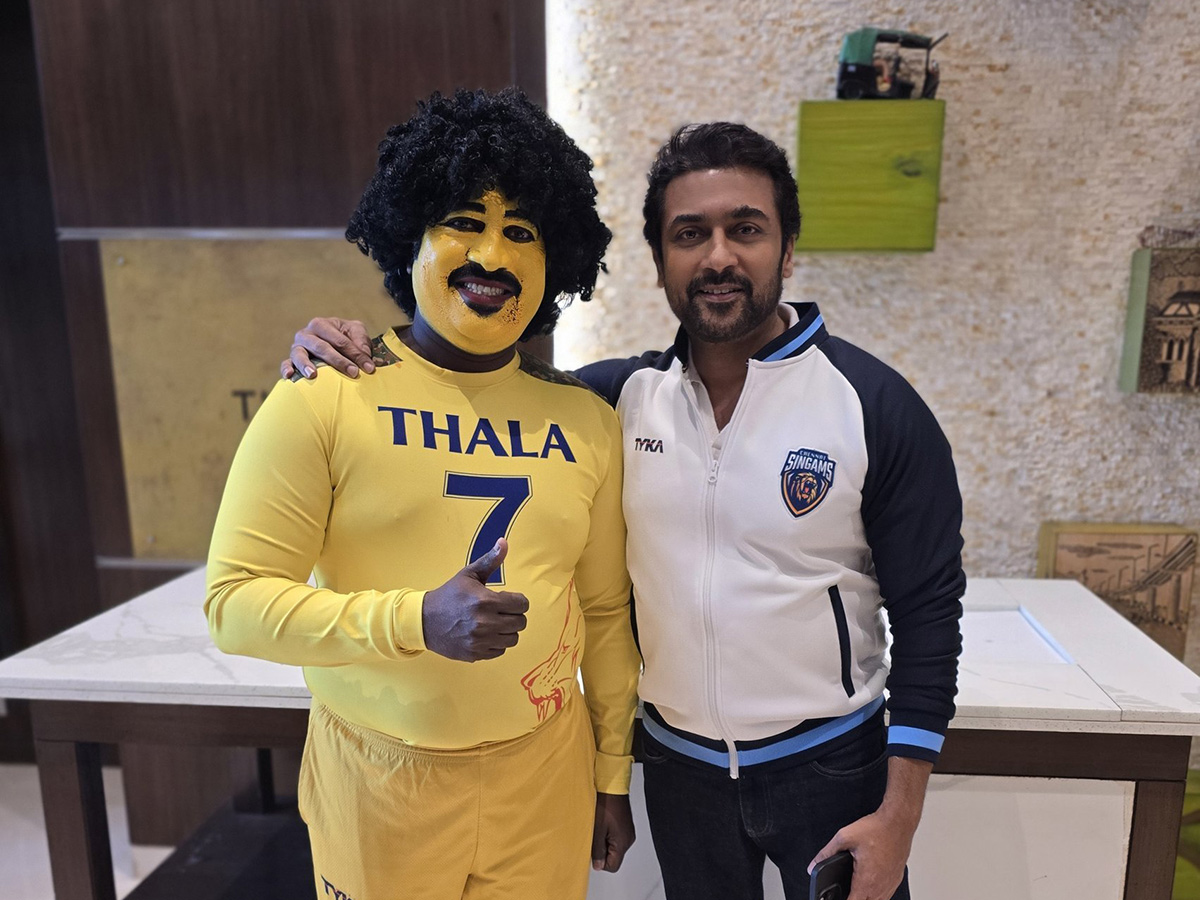 ISPL_20Season_203_20kicks_20off_20in_20Surat_20with_20star_20opening_20ceremony__20_2812_29.jpg 12