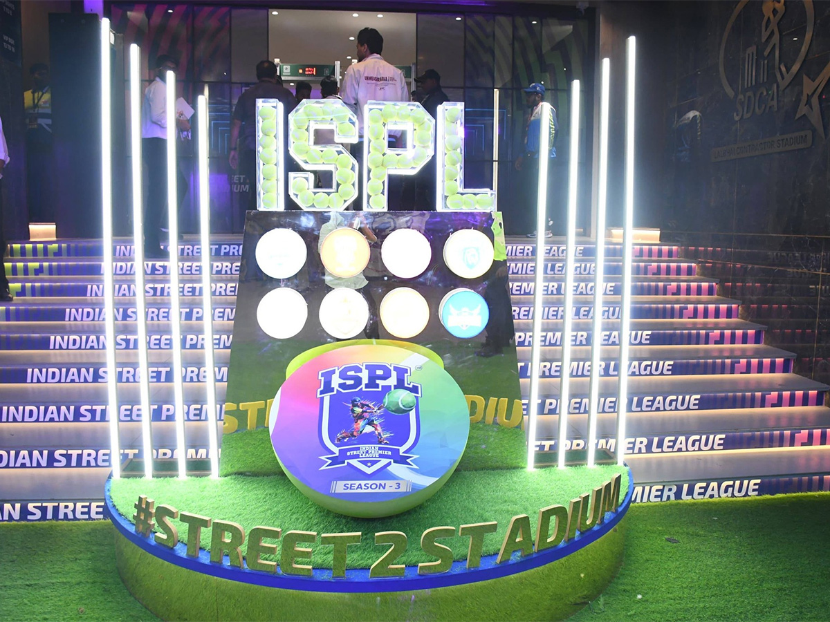 ISPL_20Season_203_20kicks_20off_20in_20Surat_20with_20star_20opening_20ceremony__20_2818_29.jpg 18