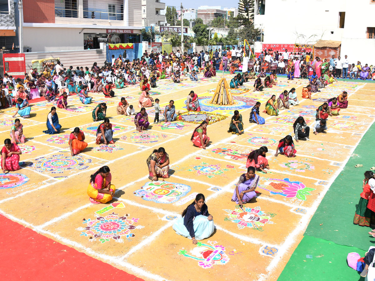 Rangoli_20Competition_20At_20Sri_20SPR_20Global_20School_20At_20Gajularamaram_20Photos_20_2822_29.jpg 23