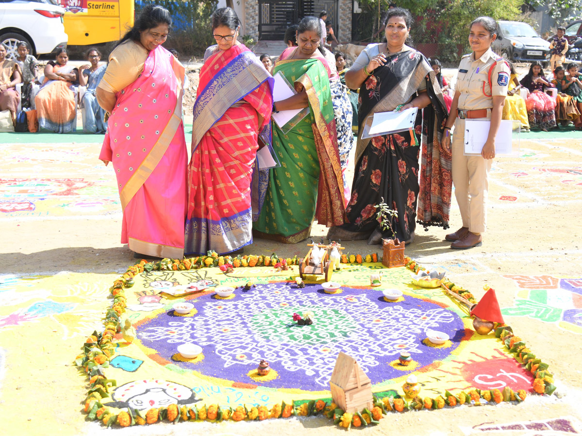 Rangoli_20Competition_20At_20Sri_20SPR_20Global_20School_20At_20Gajularamaram_20Photos_20_2829_29.jpg 30