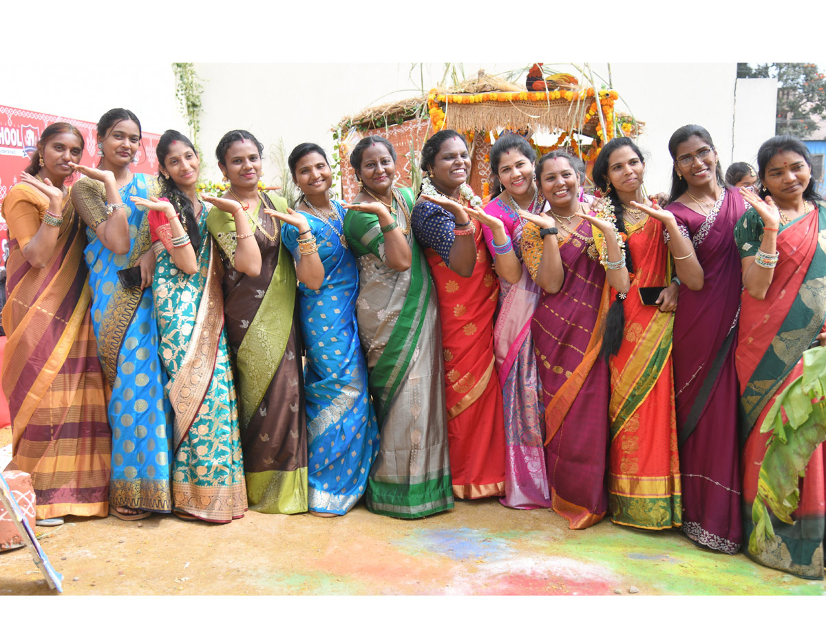 Rangoli_20Competition_20At_20Sri_20SPR_20Global_20School_20At_20Gajularamaram_20Photos_20_2841_29.jpg 42