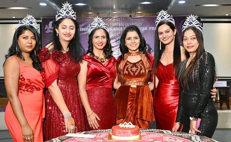 Telangana_20queens_20shine_20in_20Mrs_20India_20competition_20Photos_20_288_29.jpg 3