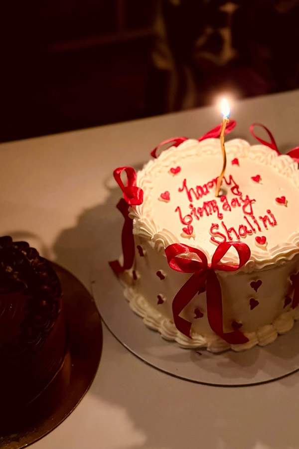 Nithiin_20celebrates_20his_20wife_20Shalini_20birthday_20with_20love_20and_20smiles_20Photos_20_284_29.jpg 5