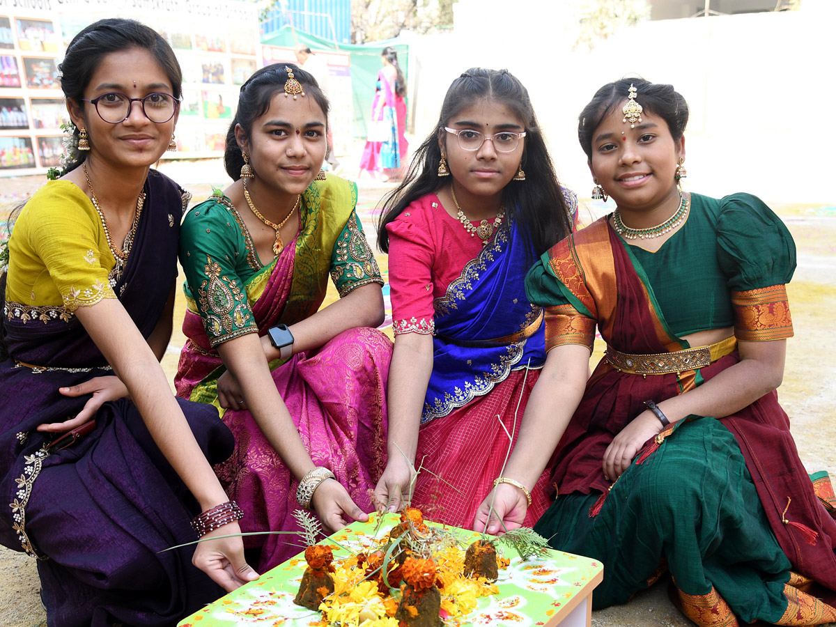Sakshi_20Sankranthi_20Rangoli_20Competition_20at_20Hyderabad_20Photos_20_2877_29.jpg 28