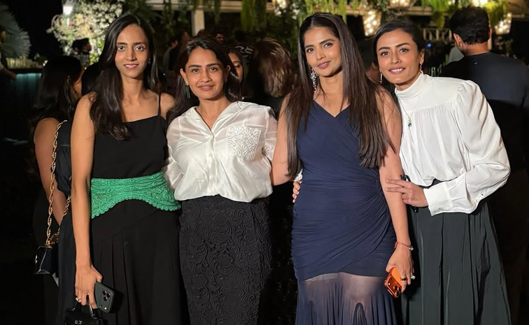Namrata_20Shirodkar_20And_20Lakshmi_20Pranathi_20At_20A_20friends_20birthday_20party_20PHotos_20_285_29.jpg 5