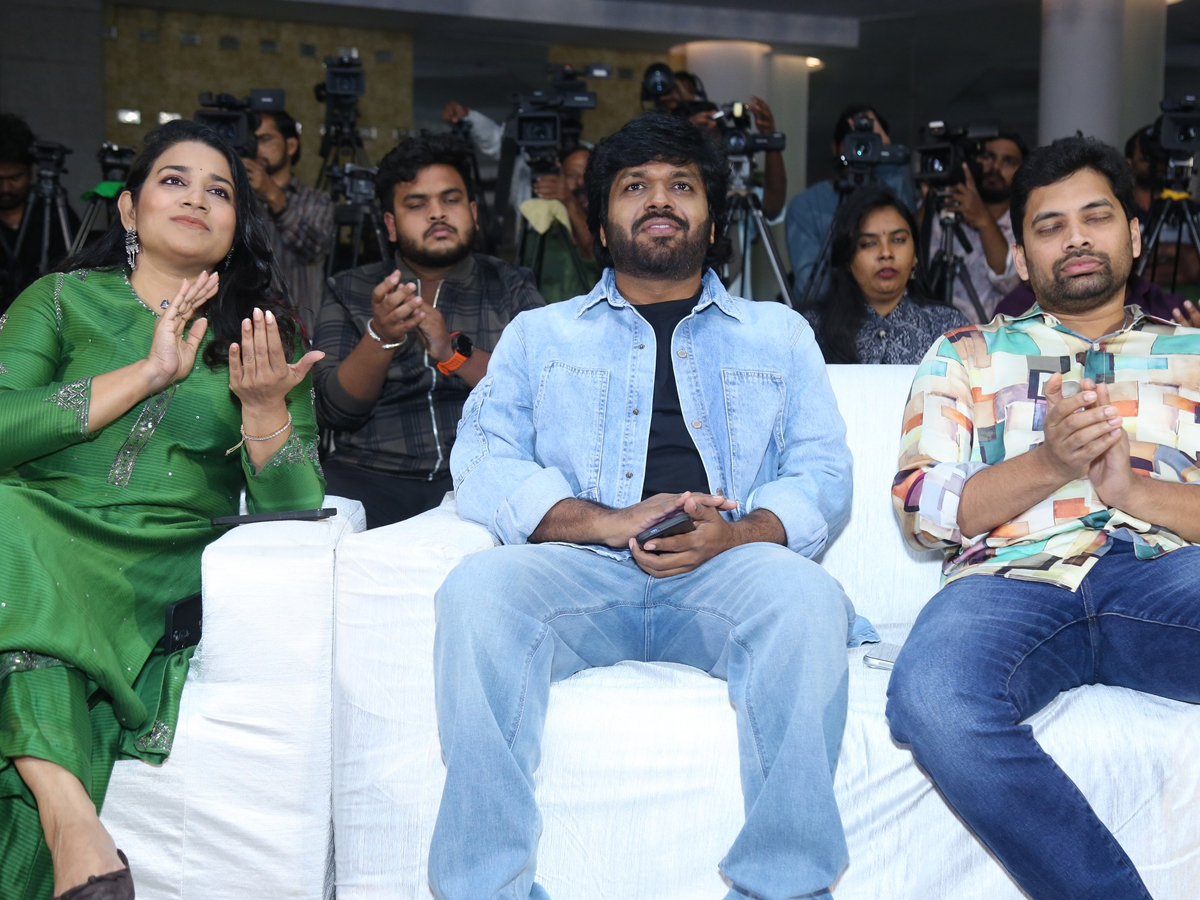 Mana_20Shankara_20Vara_20Prasad_20Garu_20Mega_20Blockbuster_20Thank_20you_20Press_20Meet_20Photos_20_2813_29.jpg 14