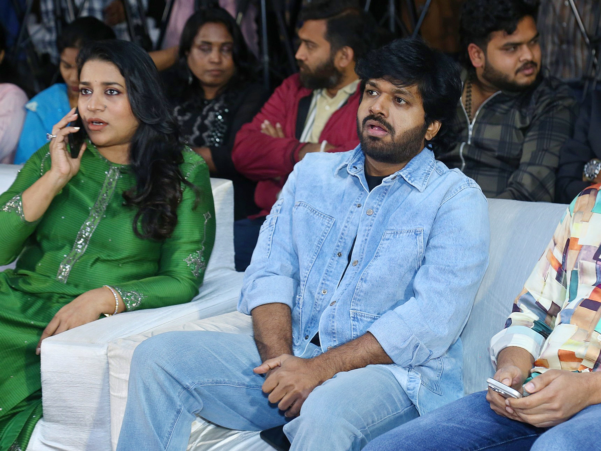 Mana_20Shankara_20Vara_20Prasad_20Garu_20Mega_20Blockbuster_20Thank_20you_20Press_20Meet_20Photos_20_2815_29.jpg 16