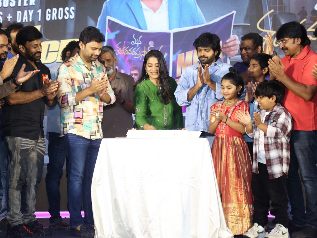 Mana_20Shankara_20Vara_20Prasad_20Garu_20Mega_20Blockbuster_20Thank_20you_20Press_20Meet_20Photos_20_284_29.jpg 5