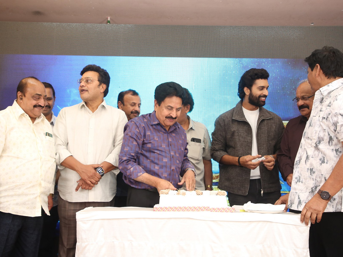 Producer_20Achi_20Reddy_20Birthday_20Celebrations_20PHotos_20_2811_29.jpg 12