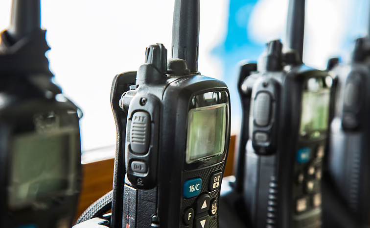 walkie-talkies-ccpafine.jpg