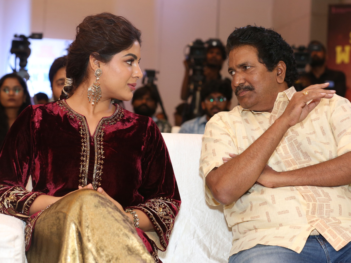 Nari_20Nari_20Naduma_20Murari_20Movie_20Success_20Celebrations_20Photos_20_285_29.jpg 5