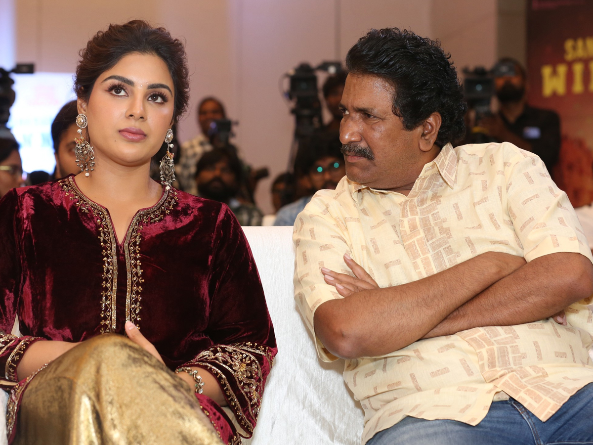 Nari_20Nari_20Naduma_20Murari_20Movie_20Success_20Celebrations_20Photos_20_288_29.jpg 8