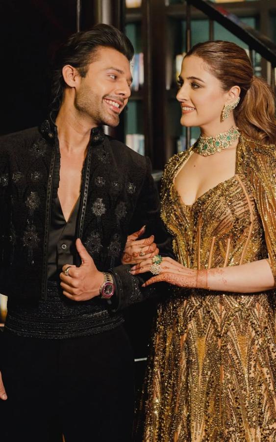 Nupur_20Sanon_20wedding_20lehenga_20Hid_20A_20special_20Tribute_20for_20Stebin_20Ben_20Photos_20_288_29.jpg 9