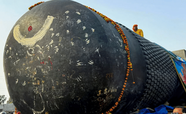 Shivalinga_20installation.jpg