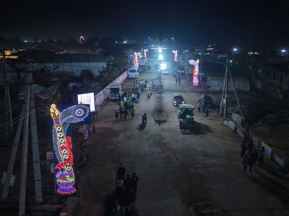 The_20Lights_20Of_20Medaram_20Jatara_20Drone_20Visuals_20Photos_20_2833_29.jpg 34