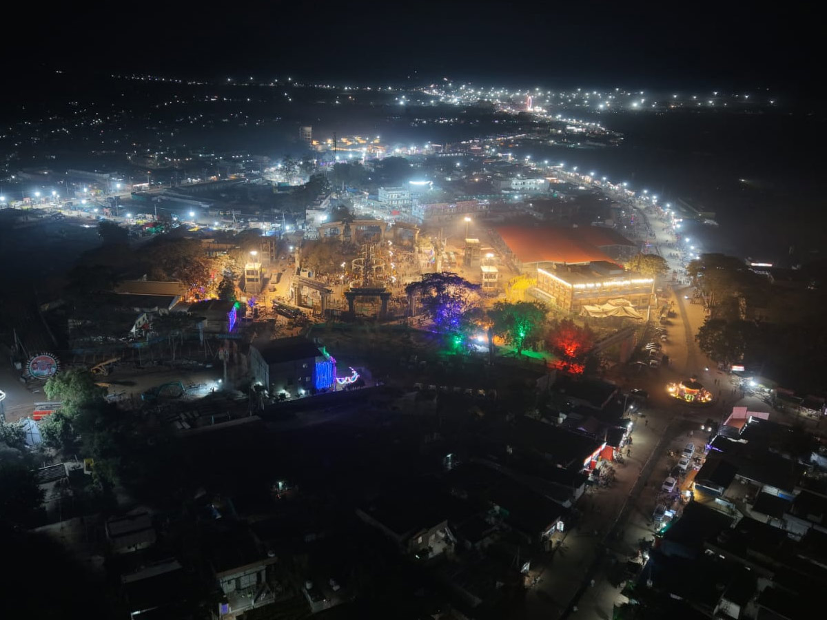 The_20Lights_20Of_20Medaram_20Jatara_20Drone_20Visuals_20Photos_20_2835_29.jpg 36