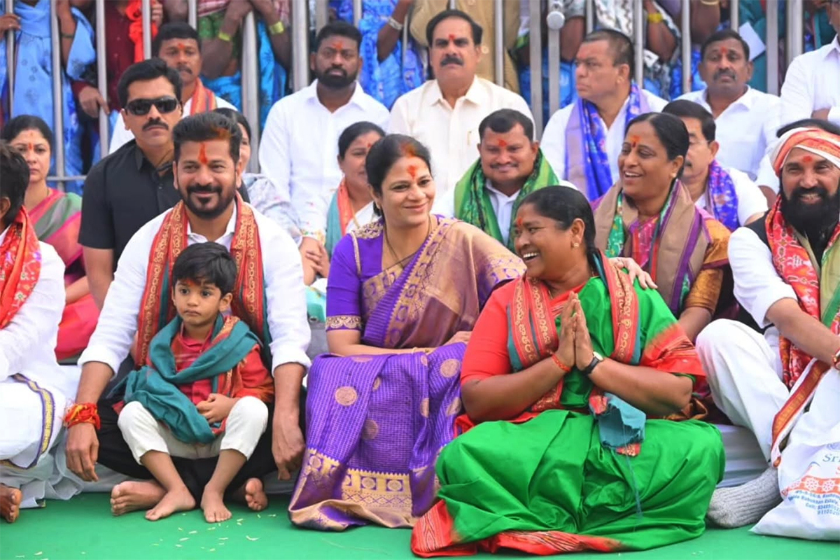 CM_20Revanth_20Reddy_20Visits_20Medaram_20Photos__20_283_29.jpg 3