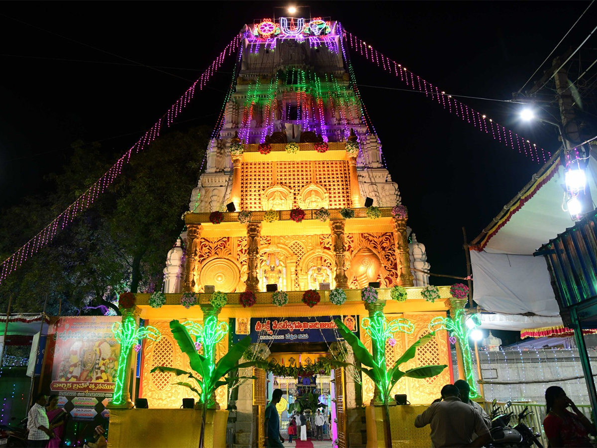 Devuni_20Kadapa_20Sri_20Lakshmi_20Venkateswara_20Swamy_20Temple__20_2814_29_0.jpg 13