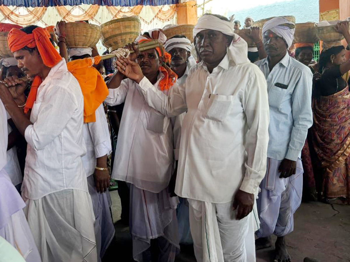 Tribal_20Festival_20Nagoba_20Jatara_20Begins_20Grandly_20Photos__20_2816_29.jpg 16