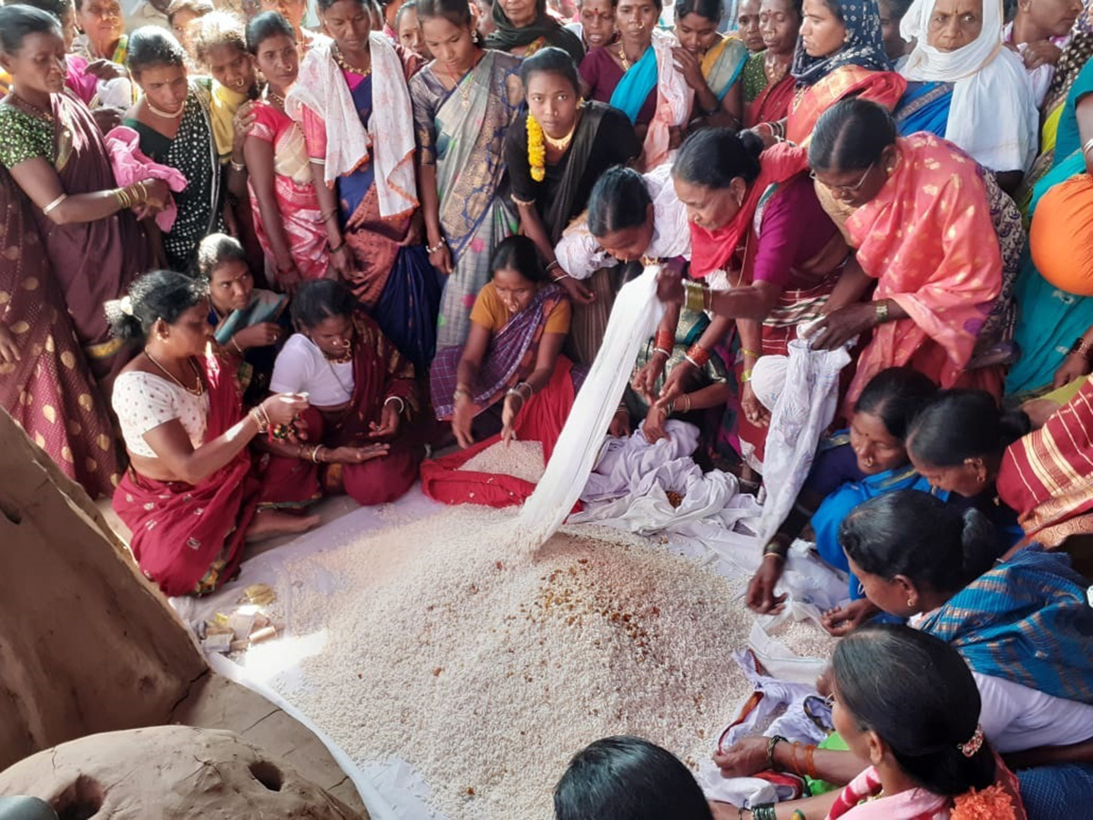 Tribal_20Festival_20Nagoba_20Jatara_20Begins_20Grandly_20Photos__20_2817_29.jpg 17
