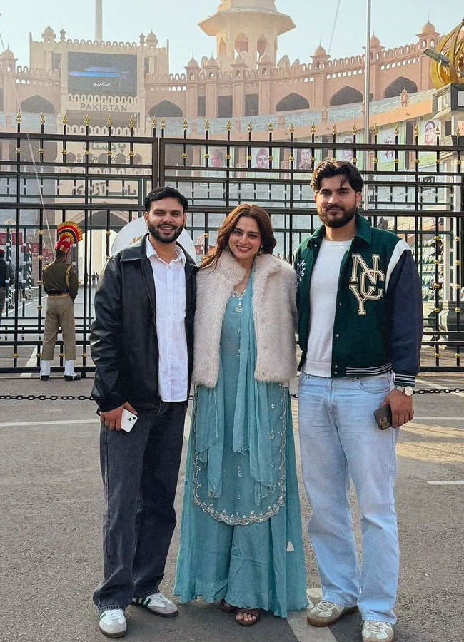 Aayesha_20khan10.jpg 11