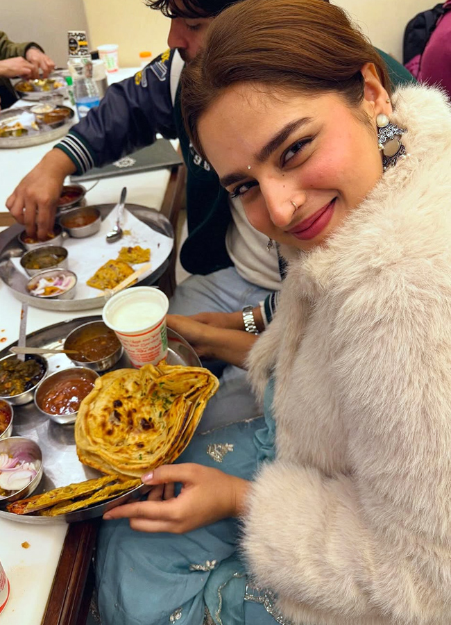 Aayesha_20khan4.jpg 5