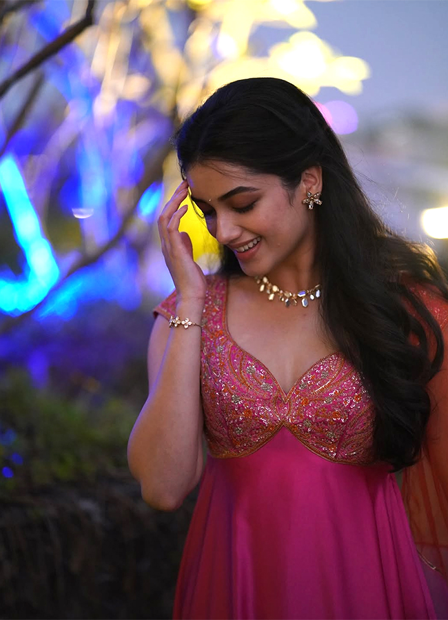 Tollywood_20Actress_20Bhagyashri_20Borse_20HD_20Photos__20_284_29.jpg 4