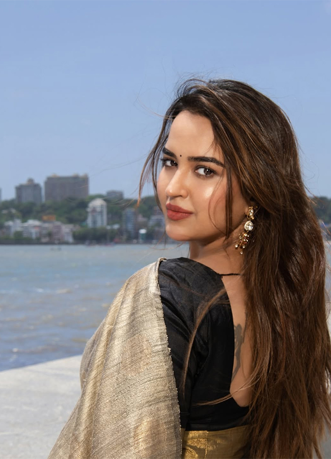 Tollywood_20Actress_20Pujita_20Ponnada_20HD_20Viral_20Photos__20_2810_29.jpg 10