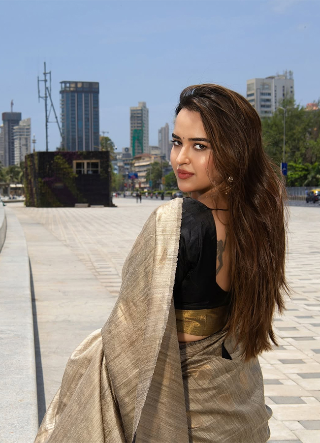 Tollywood_20Actress_20Pujita_20Ponnada_20HD_20Viral_20Photos__20_2816_29.jpg 16