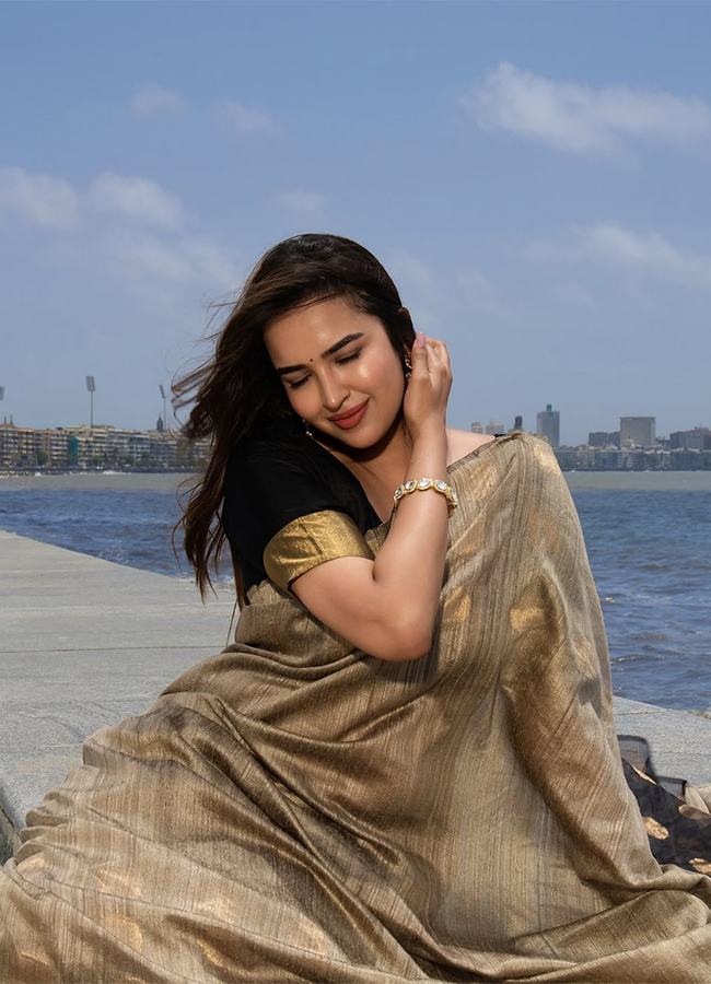 Tollywood_20Actress_20Pujita_20Ponnada_20HD_20Viral_20Photos__20_2818_29.jpg 18
