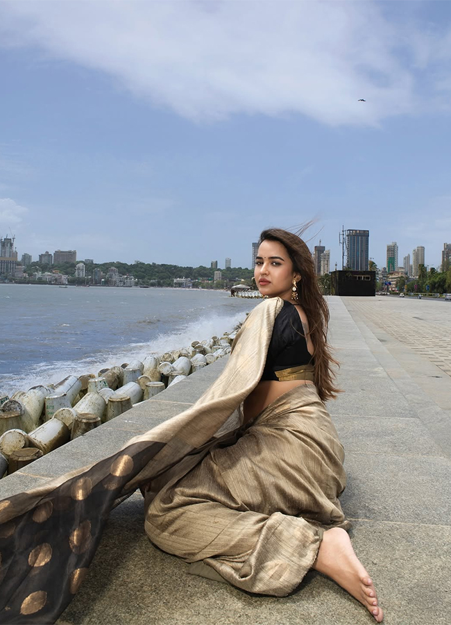 Tollywood_20Actress_20Pujita_20Ponnada_20HD_20Viral_20Photos__20_2823_29.jpg 23