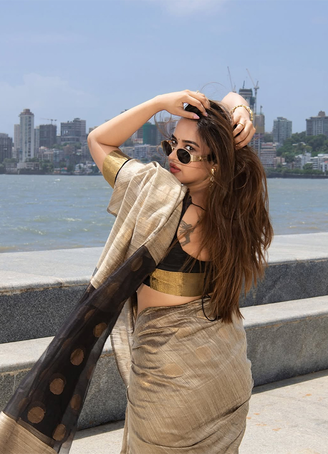 Tollywood_20Actress_20Pujita_20Ponnada_20HD_20Viral_20Photos__20_283_29.jpg 3