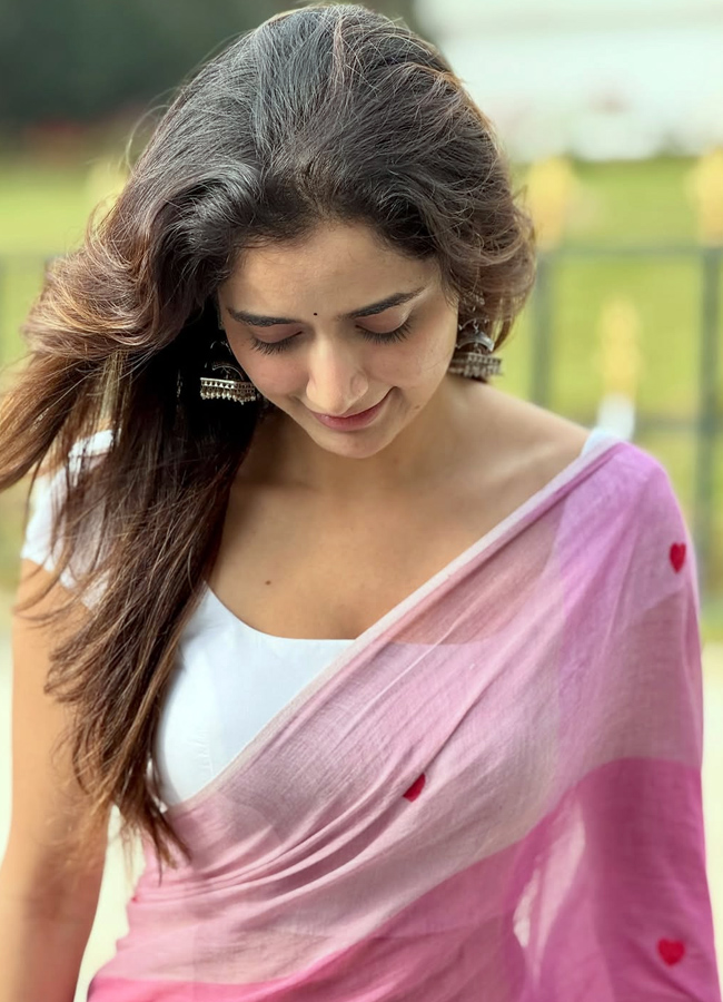 Aashikaa_20ranganath10.jpg 11