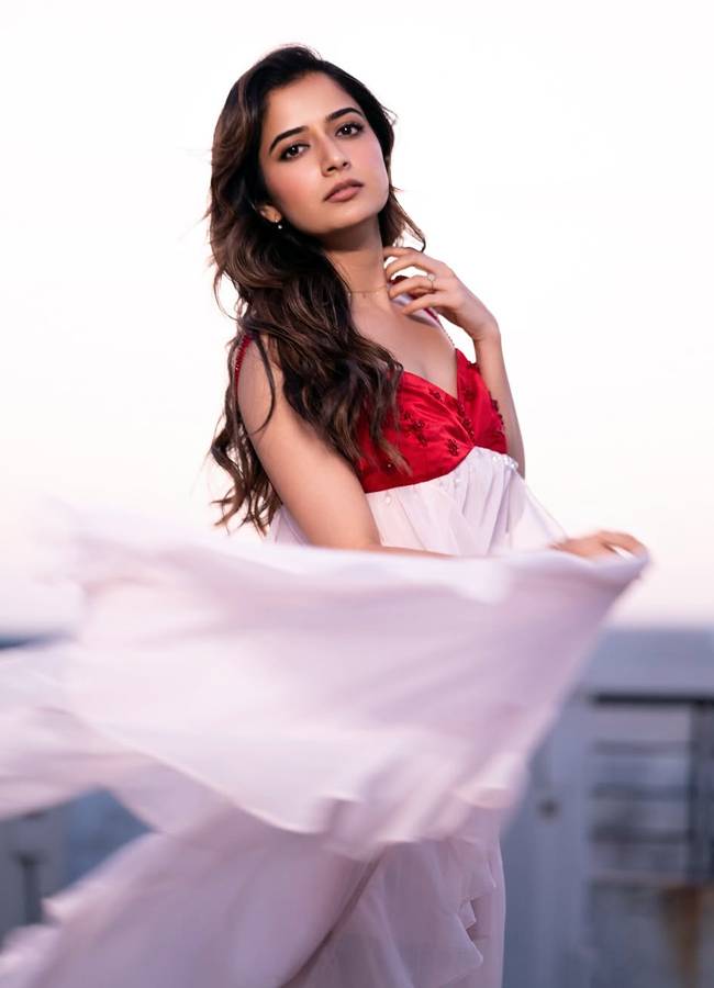 Aashikaa_20ranganath3.jpg 4