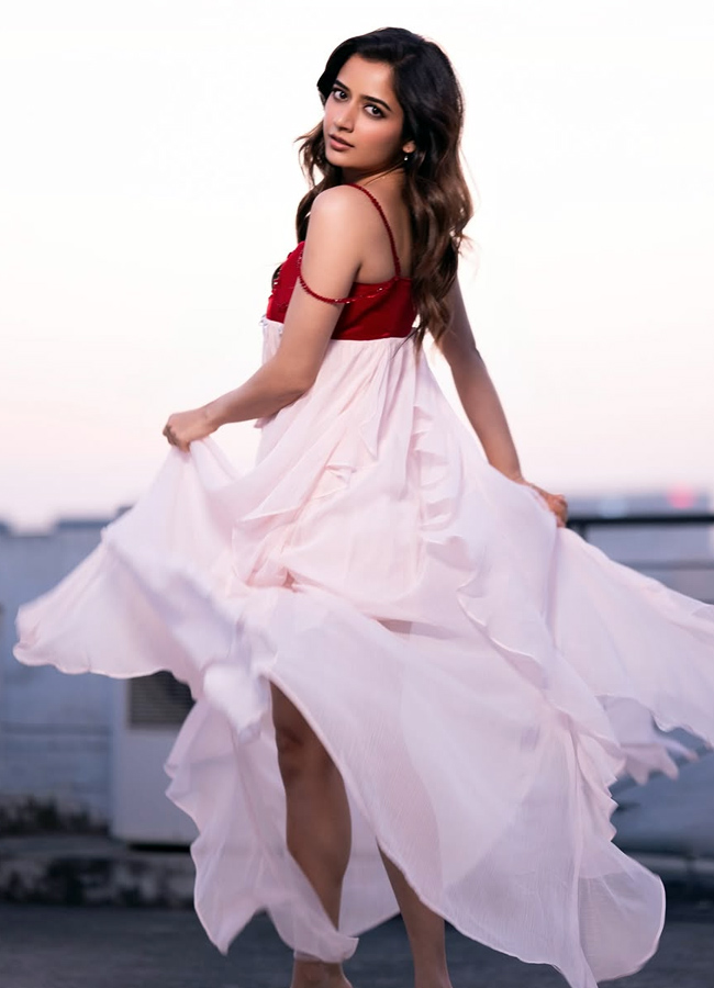 Aashikaa_20ranganath6.jpg 7