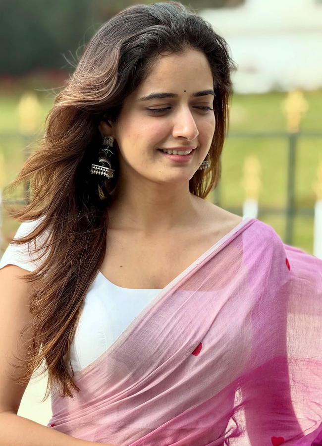 Aashikaa_20ranganath8.jpg 9
