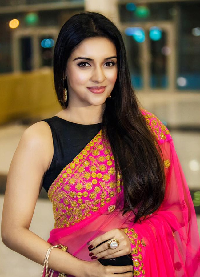 Actress_20Asin_20Wedding_20Anniversary_20Photos_20Trending__20_2812_29.jpg 12