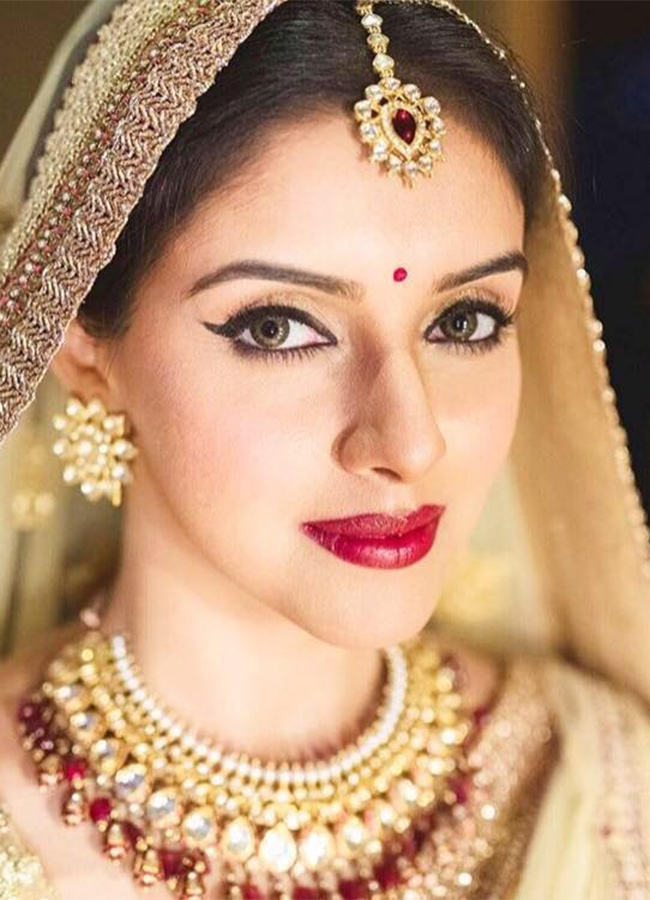 Actress_20Asin_20Wedding_20Anniversary_20Photos_20Trending__20_289_29.jpg 9