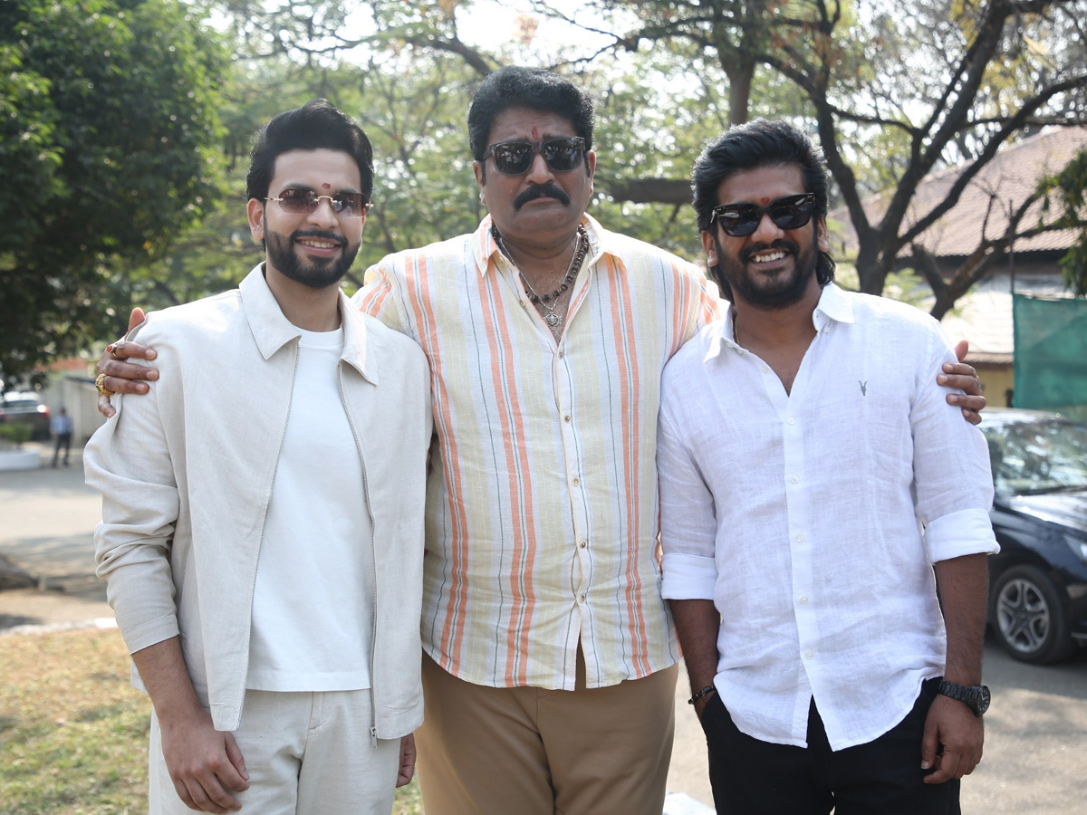 Atreyapuram_20Brothers_20Movie_20Opening_20Photos_20_2812_29.jpg 13