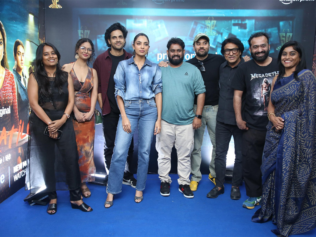 Sobhita_20Dhulipala_20Cheekatilo_20Movie_20Premiere_20Screening__20_284_29.jpg 4