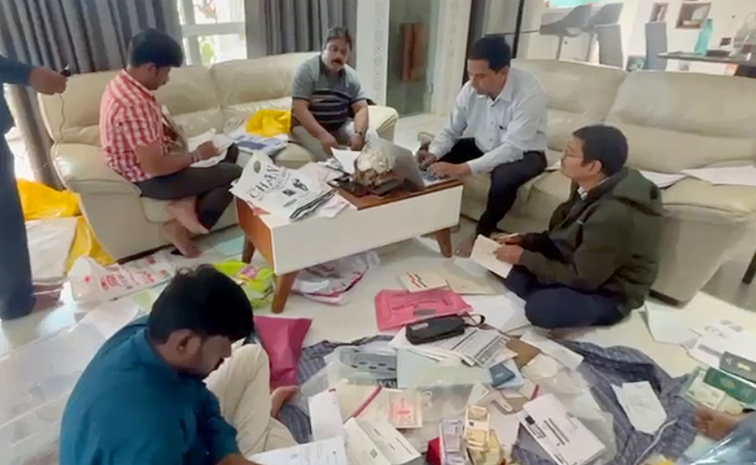 Warangal-Deputy-Collector.jpg