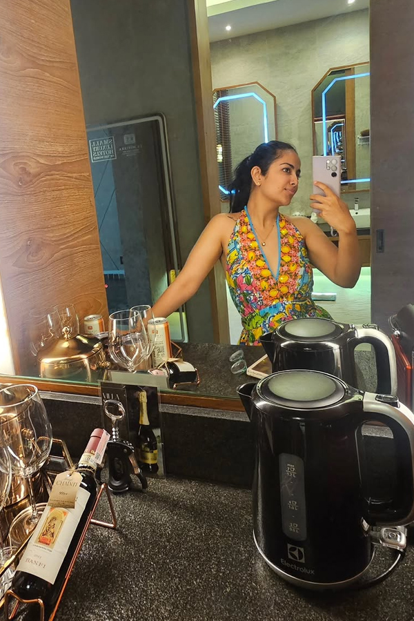 Actress_20Avika_20Gor_20Enjoying_20Vacation_20Photos_20_2810_29.jpg 11