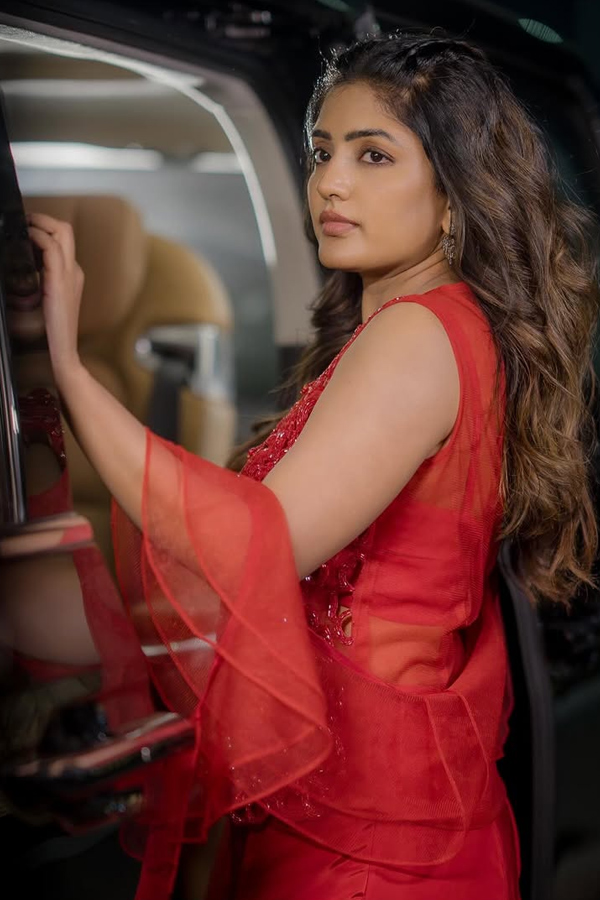 Actress_20Eesha_20Rebba_20Gorgeous_20Stunning_20Photos_20_286_29.jpg 7